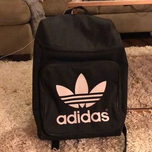 Adidas backpack 🎒🖤✨